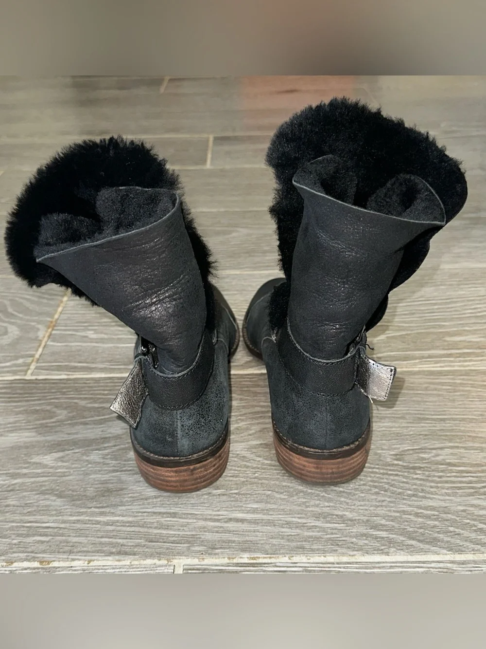 Matt Bernson Tundra Bootie Women’s 9 Black Shearling Lined Roll Down Casual Boot